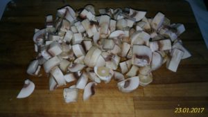 Филе Куры с грибами и сливками